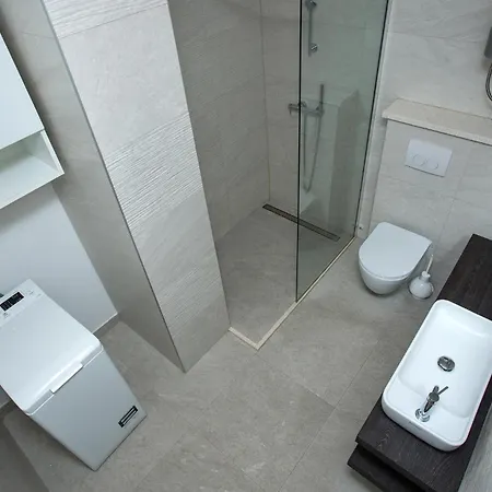 Casa de Férias In With Jacuzzi Podstrana